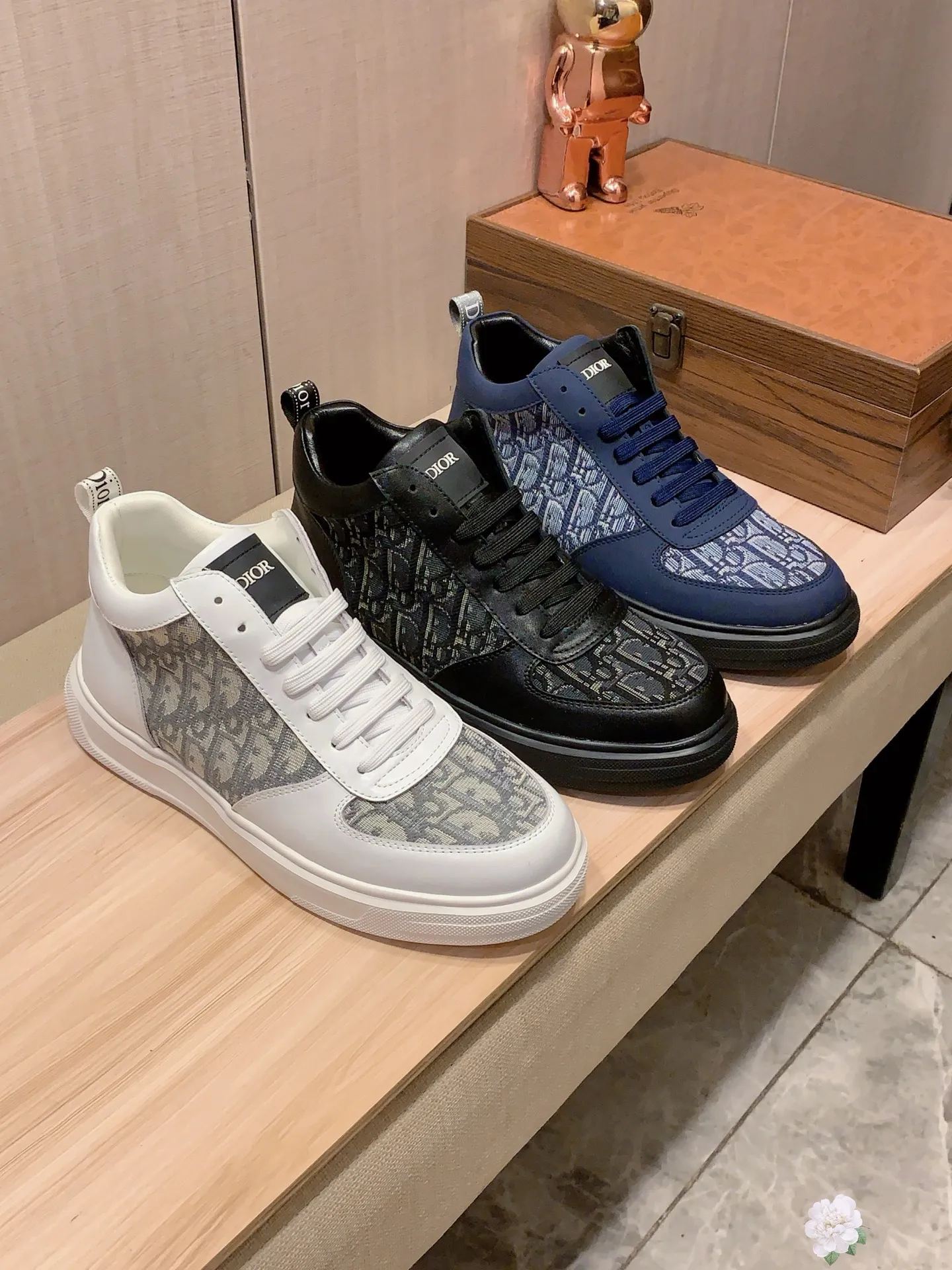 Men's Men's Shoes💰442💰💰🎩🎩[Lightning][Lightning] "Dior DIOR*" The latest and most popular casual shoes, top brand [seduce] luxury ~ purchasing agency, top ~ quality. [Strong] The upper is made of imported breathable cowhide with material ➕ breathable sheepskin feet (•) and fine workmanship. The original stylish and stylish soft rubber wear-resistant and non-slip outsole is light and comfortable on the feet. The real thing looks better when photographed in person. 111: code: 38-44, 3️⃣ colors selected